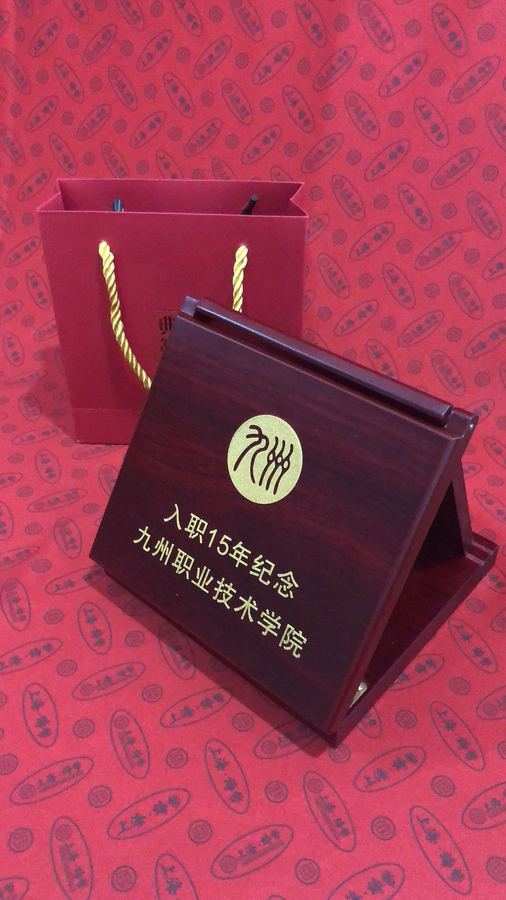 学校纯银纪念章